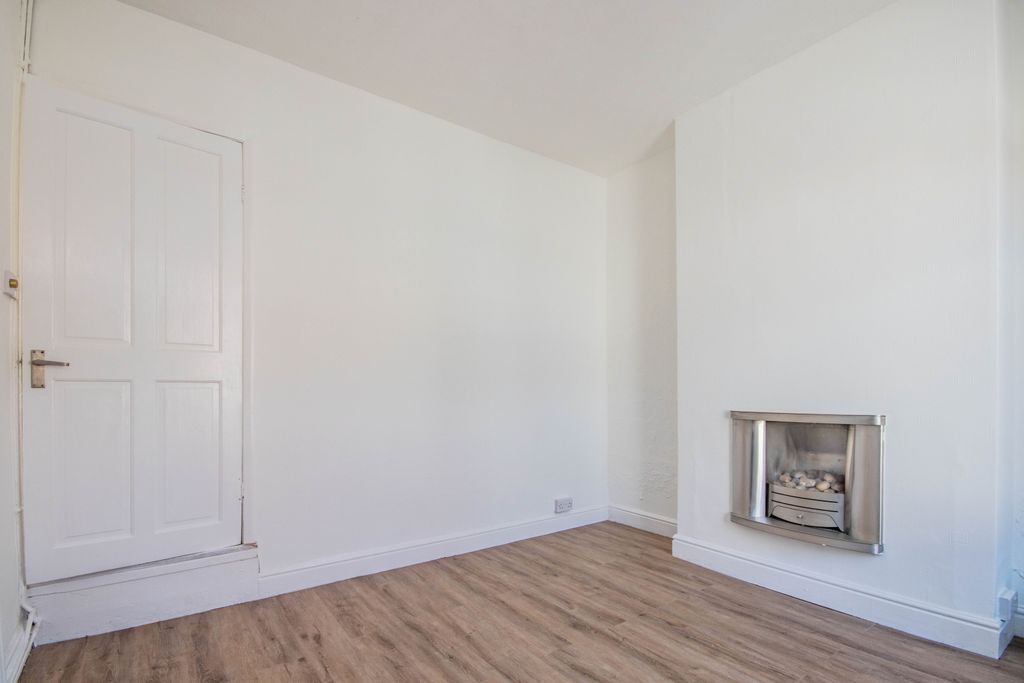 Property photo 2 of 17 E-16