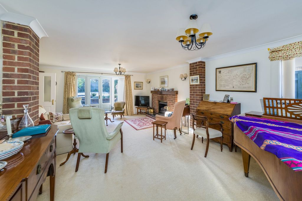 Property photo 2 of 24