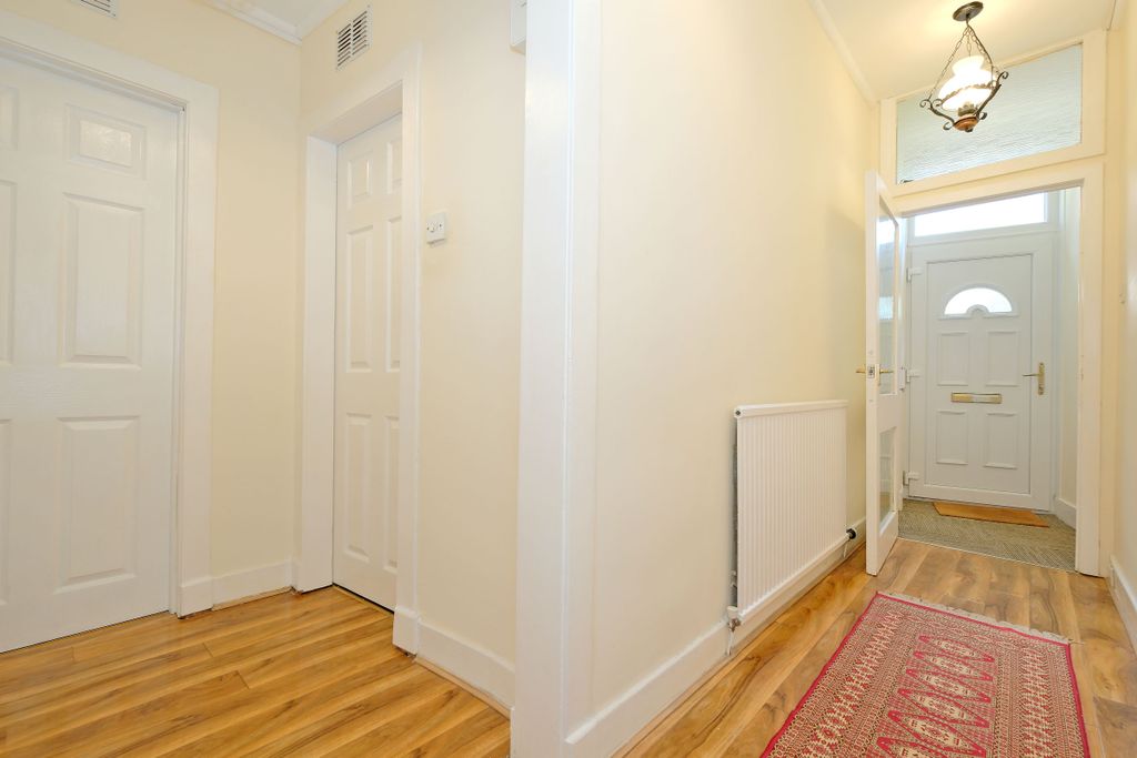 Property photo 2 of 25