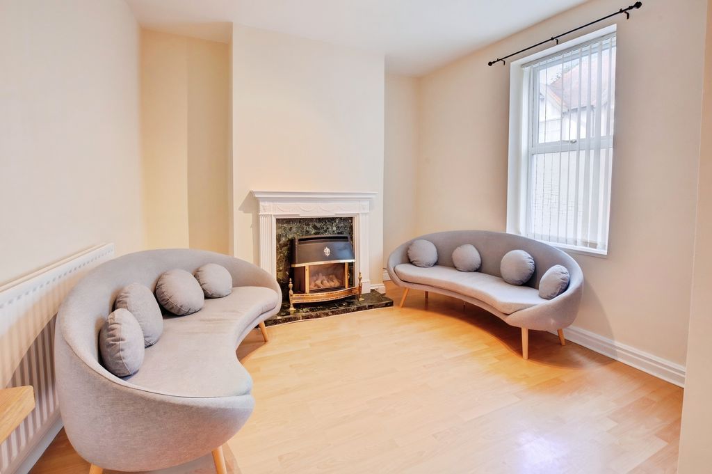 Property photo 2 of 7 Photo 6