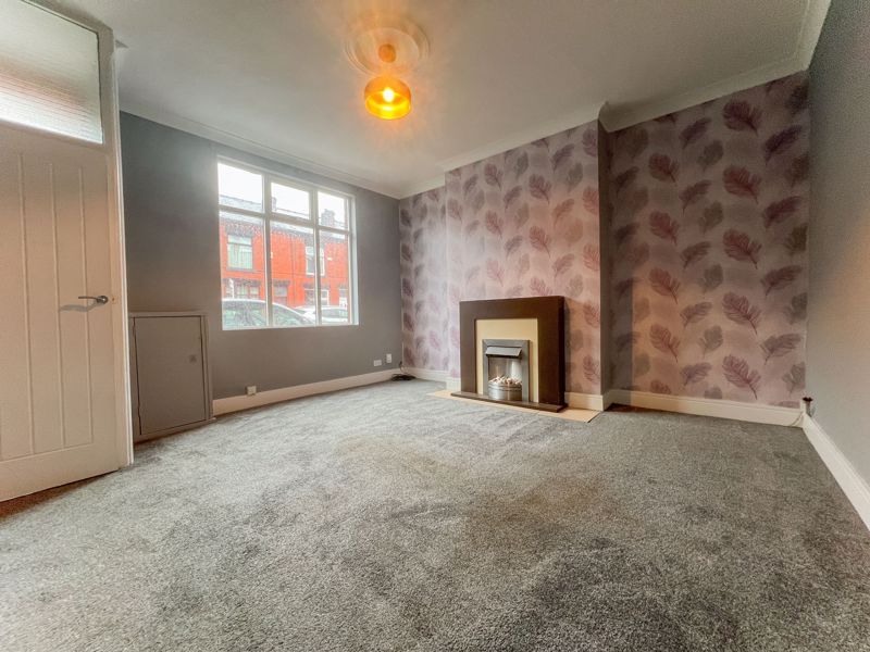 Property photo 2 of 14 Lounge