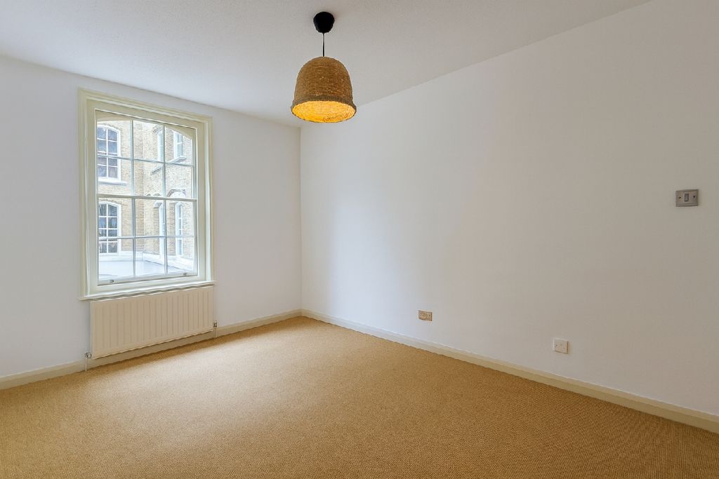 Property photo 3 of 10 Photo 2