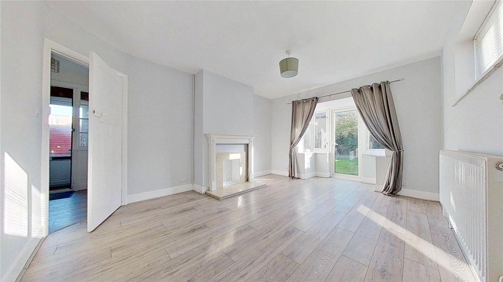 Property photo 2 of 9 Picture No. 01