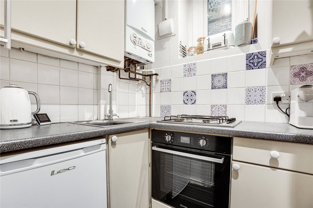 Property photo 3 of 6