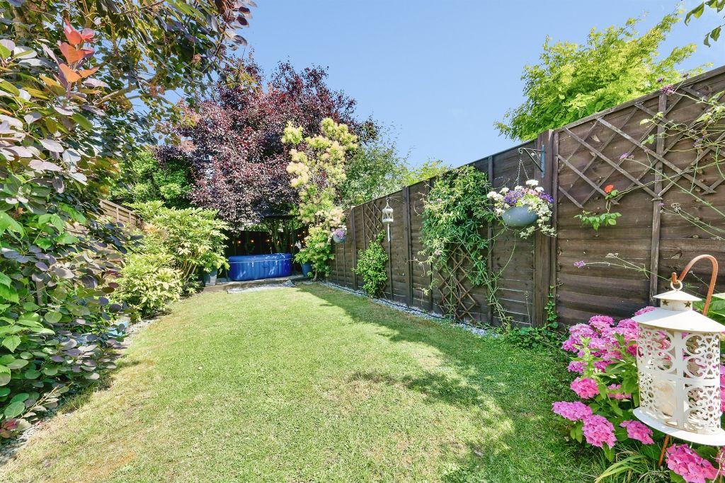 Property photo 2 of 21