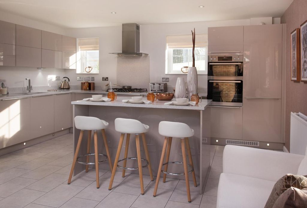 Property photo 1 of 9 Kitchen