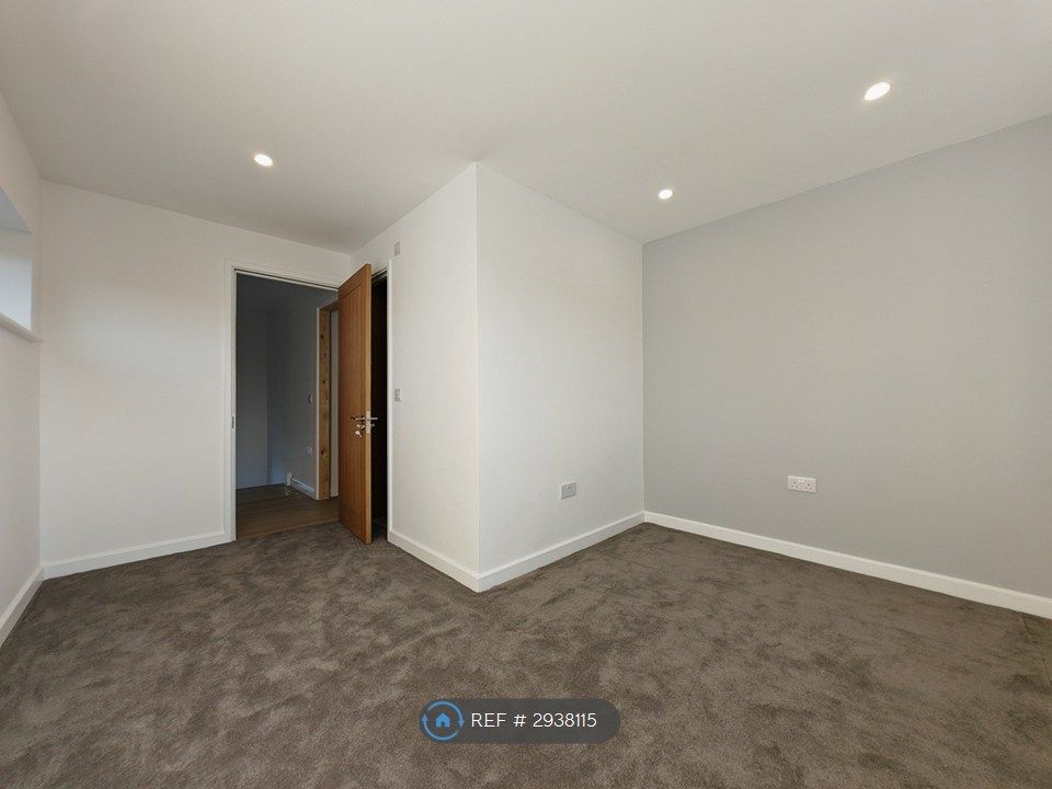 Property photo 1 of 5 Bedroom