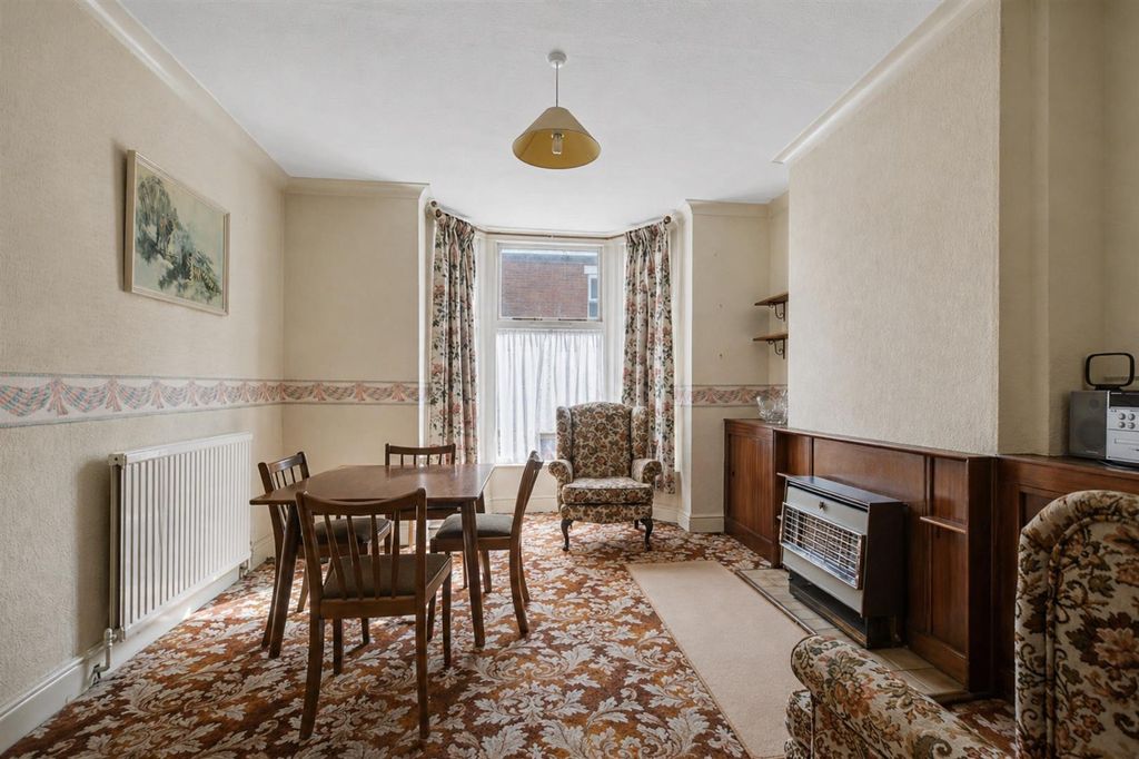 Property photo 3 of 17 Dining Room