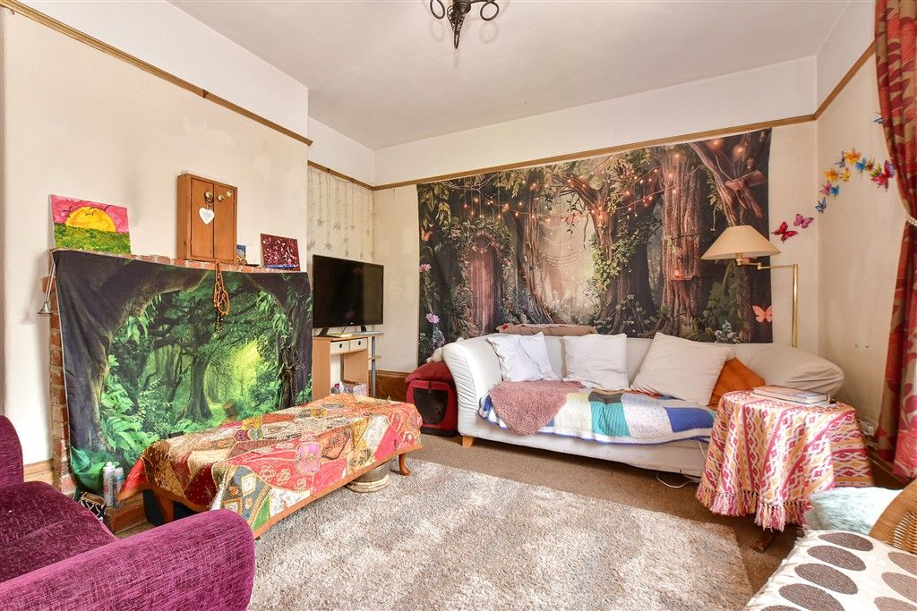 Property photo 1 of 11 Lounge