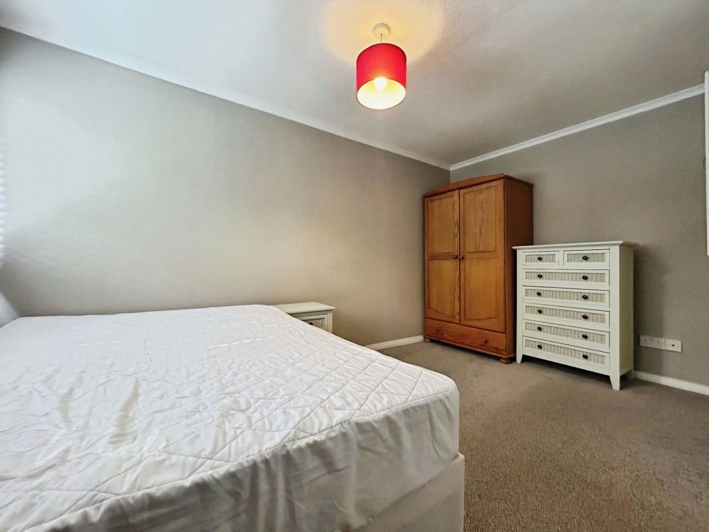 Property photo 3 of 9 Bedroom