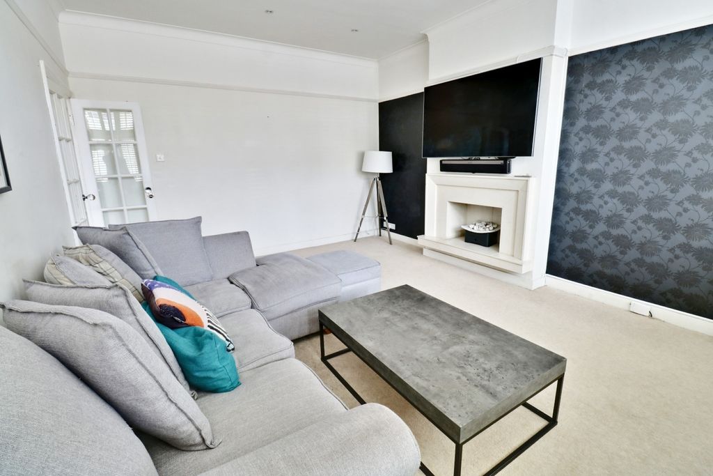 Property photo 2 of 30 4416481