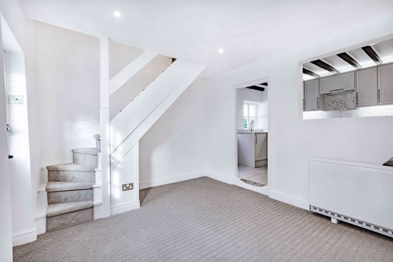 Property photo 2 of 17 Photo 3