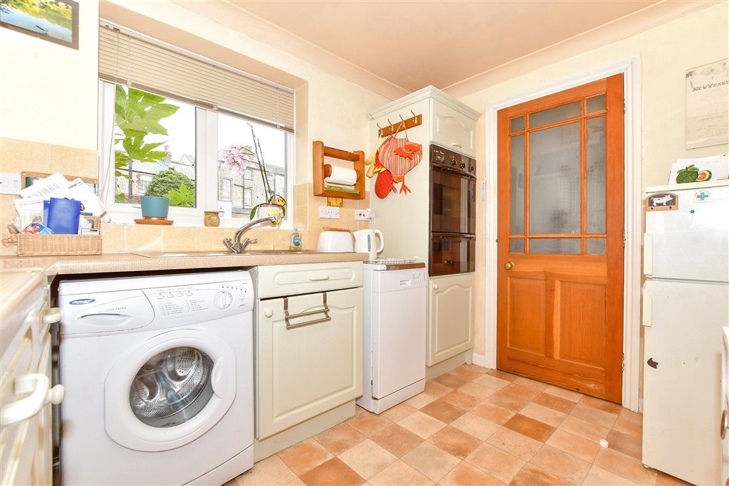 Property photo 1 of 11 Kitchen