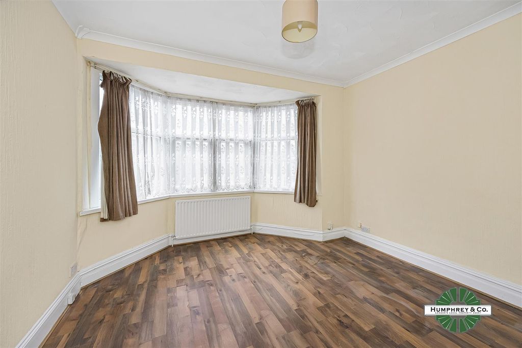 Property photo 1 of 7 4.Jpg