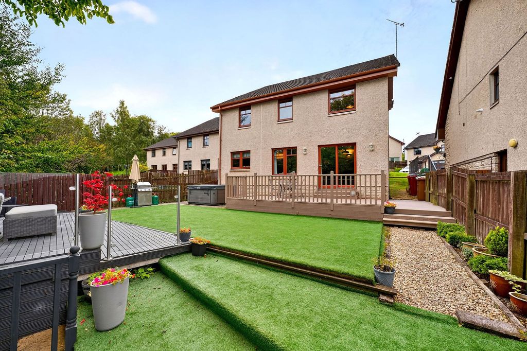 Property photo 1 of 38 Rear Garden