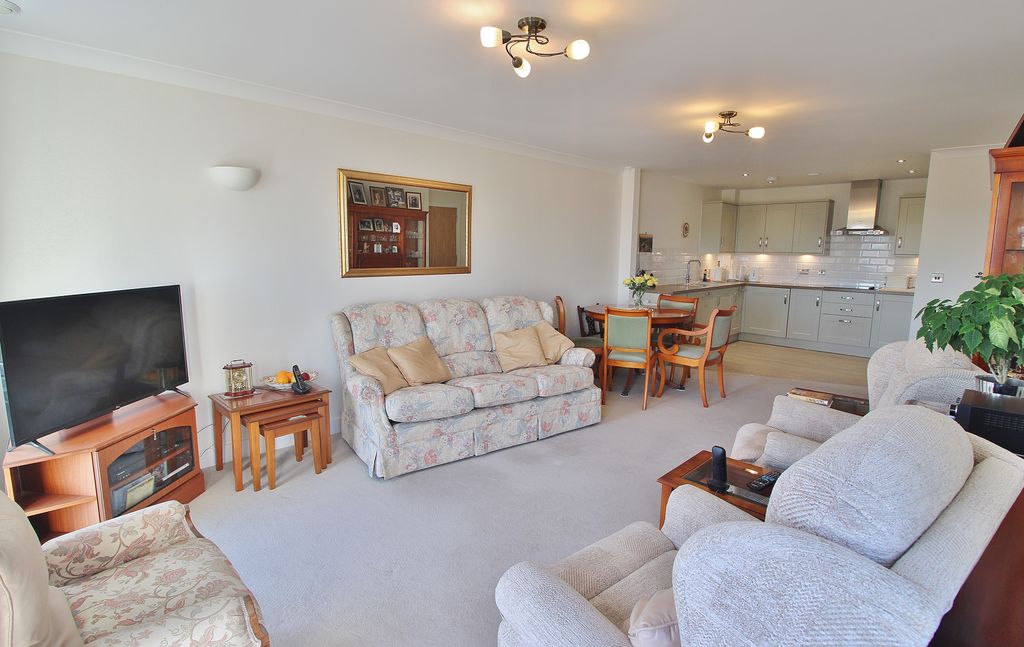 Property photo 2 of 13