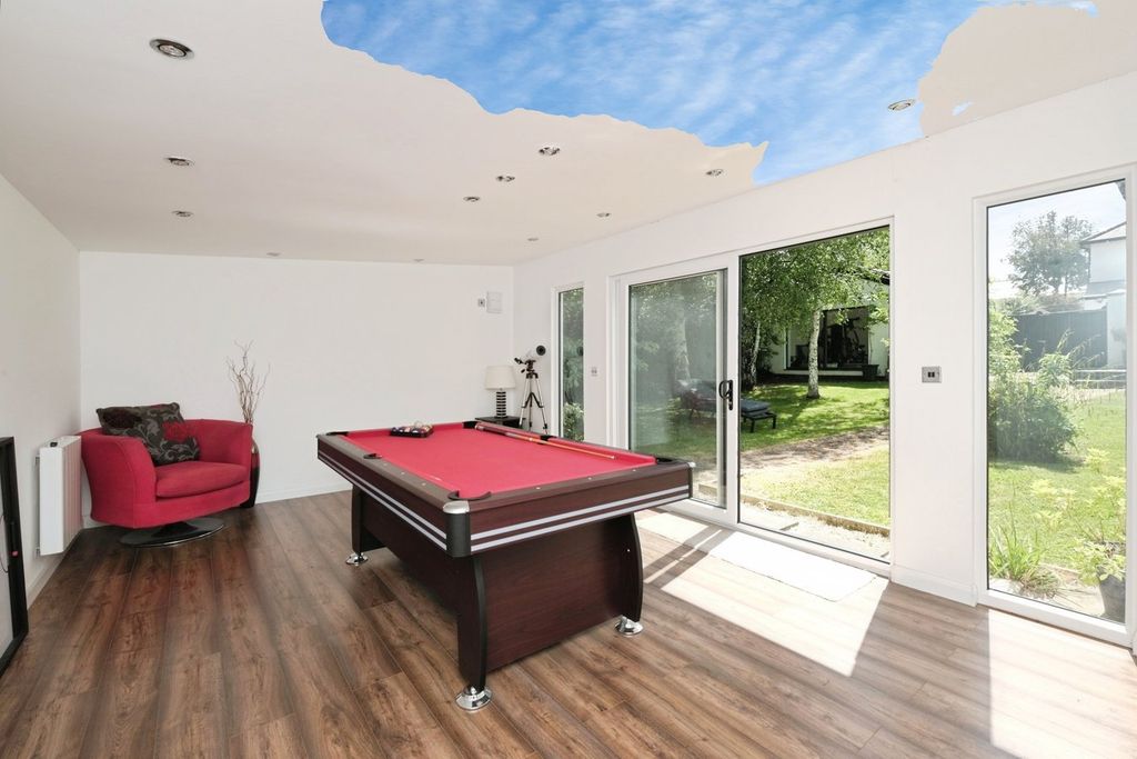Property photo 3 of 20