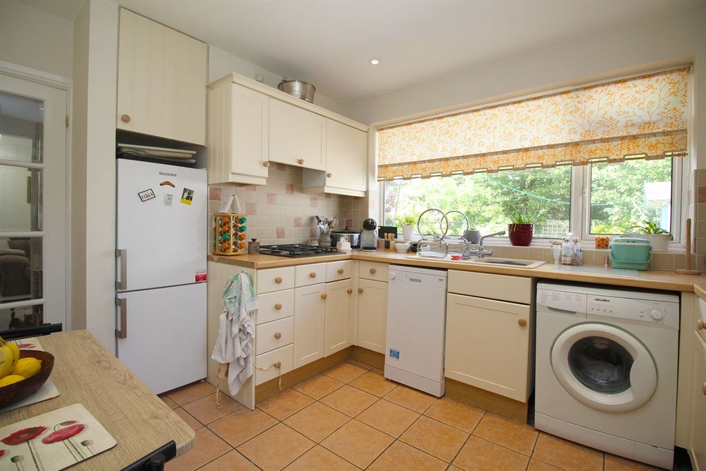 Property photo 2 of 27 Kitchen