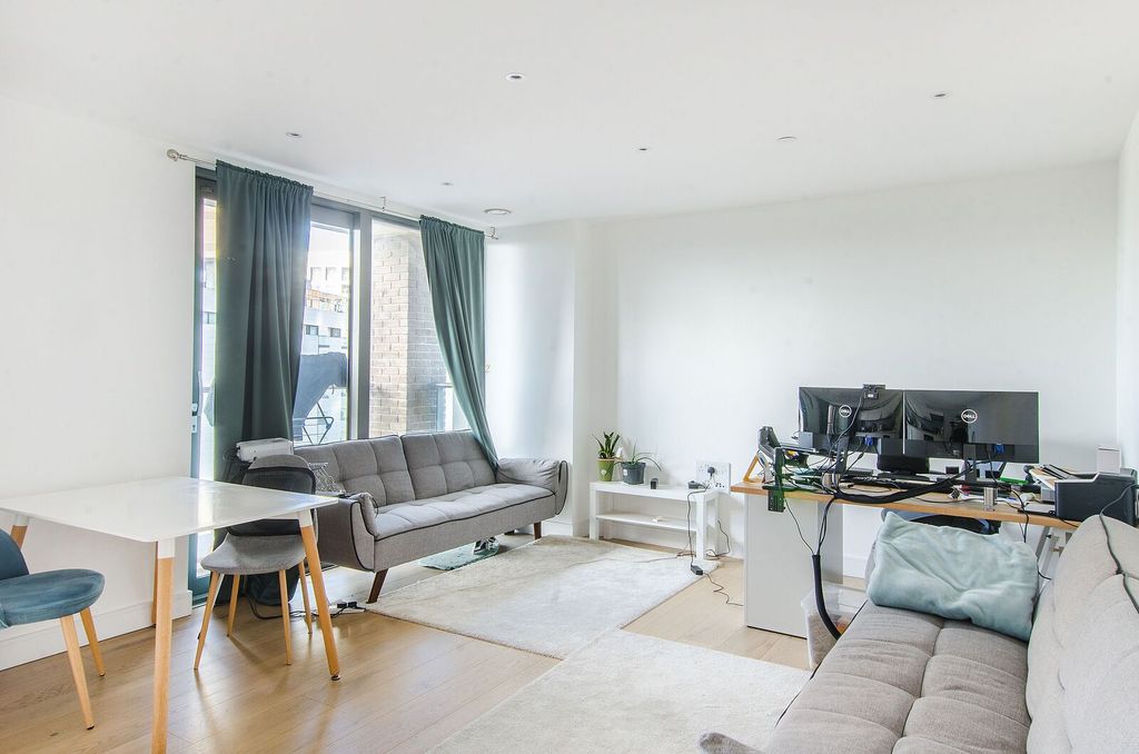 Property photo 2 of 9