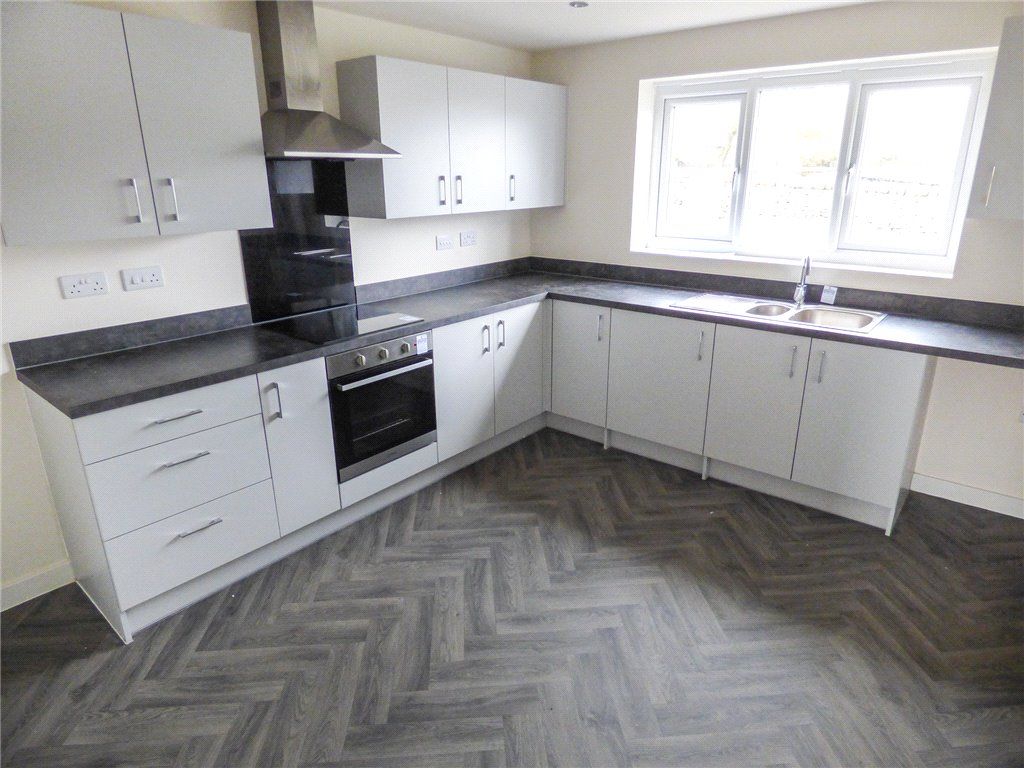 Property photo 2 of 14 Kitchen