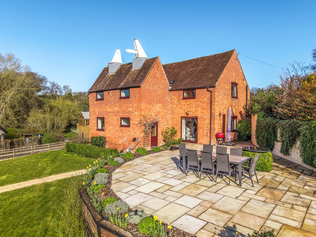 Property photo 1 of 32