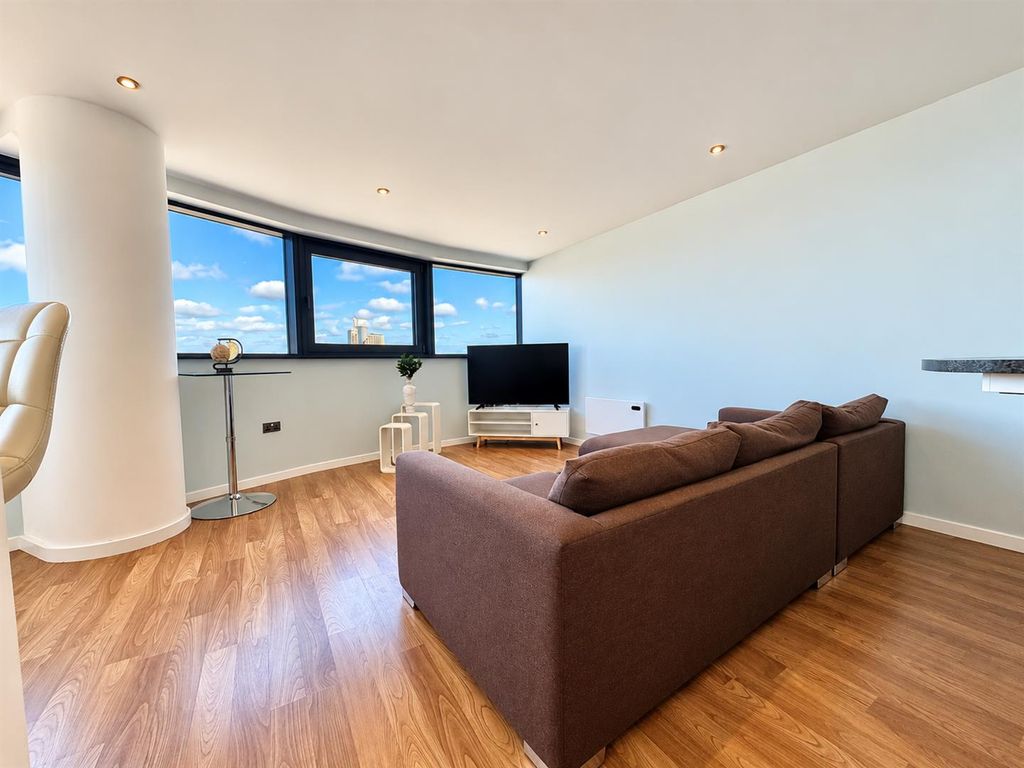 Property photo 2 of 23 Open Plan Living Room / Dining Area / Kitchen: