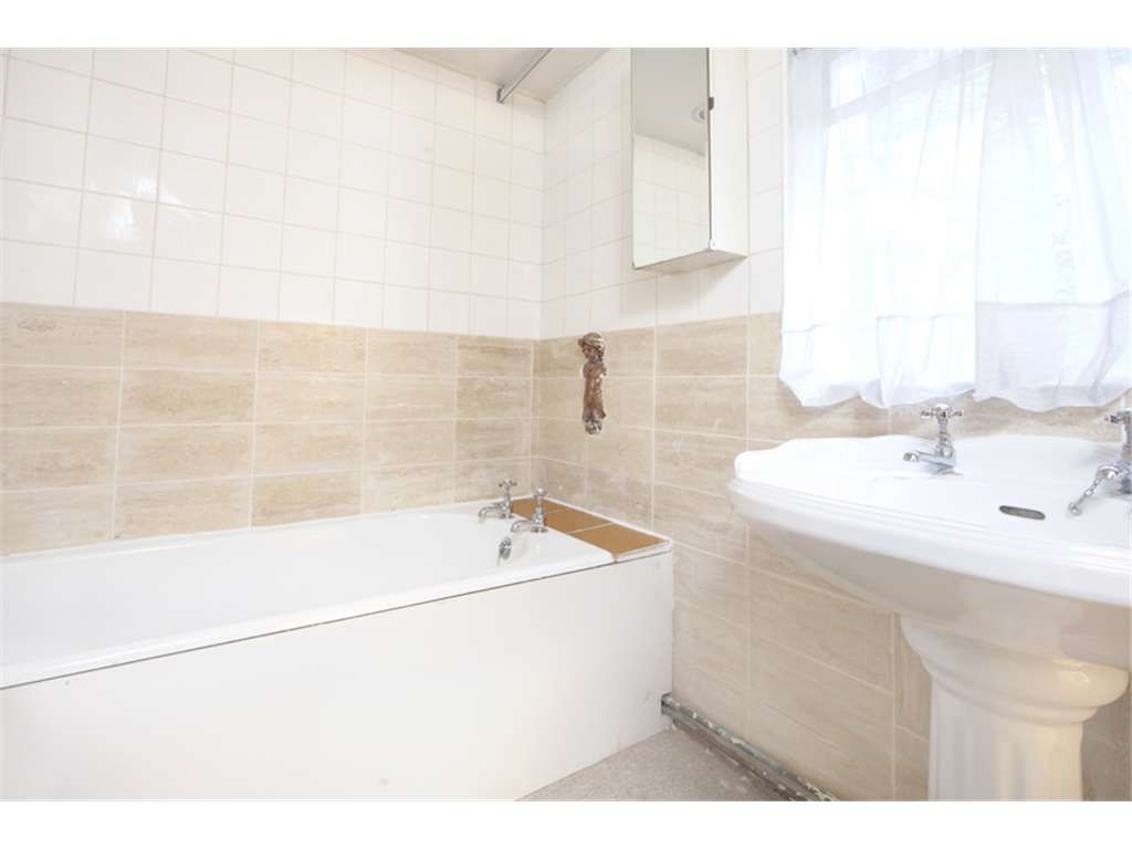 Property photo 2 of 7 Ecb-161209-20