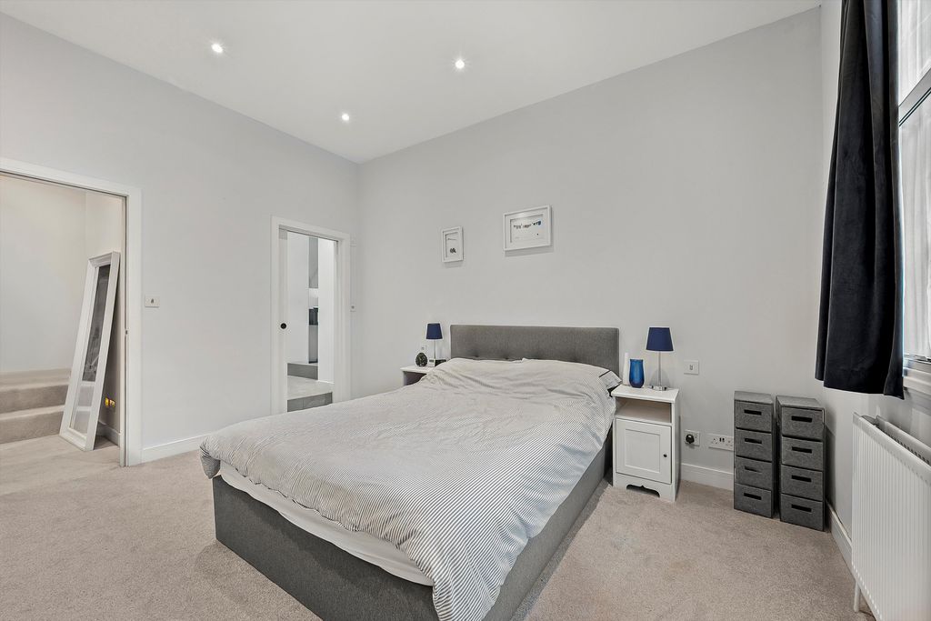 Property photo 3 of 9 Image