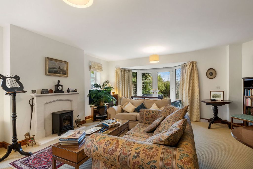 Property photo 2 of 22