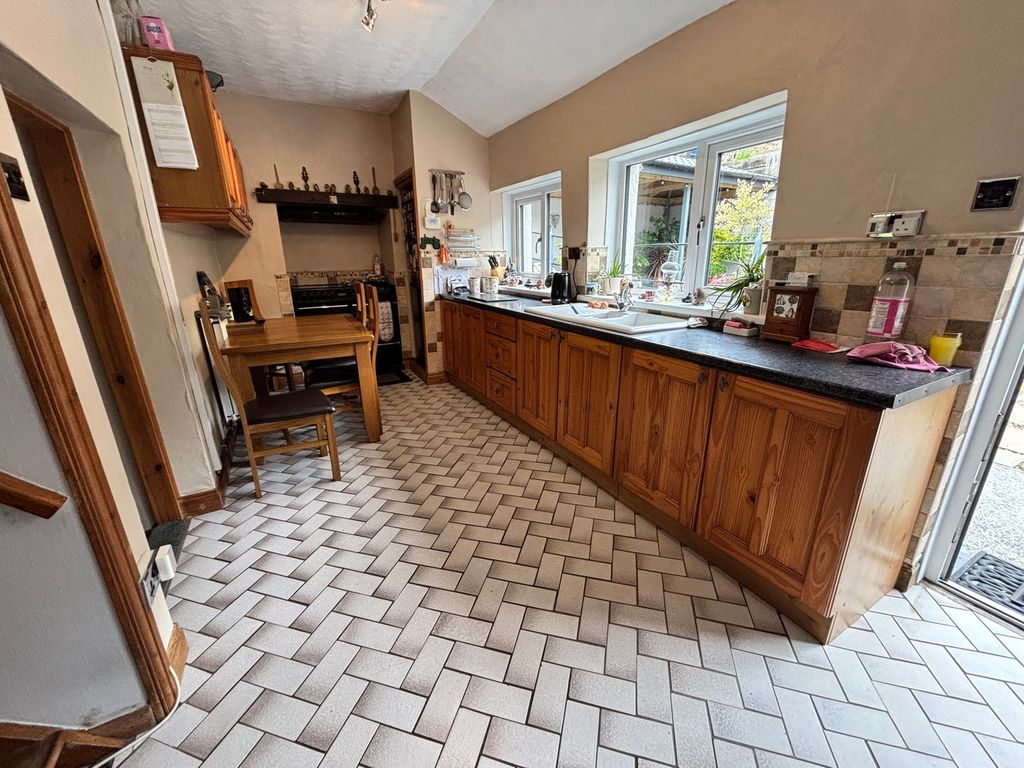 Property photo 3 of 22