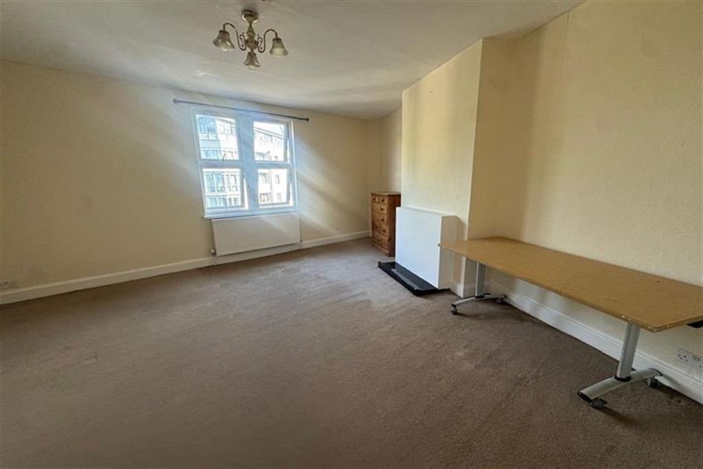 Property photo 1 of 6 (Main)