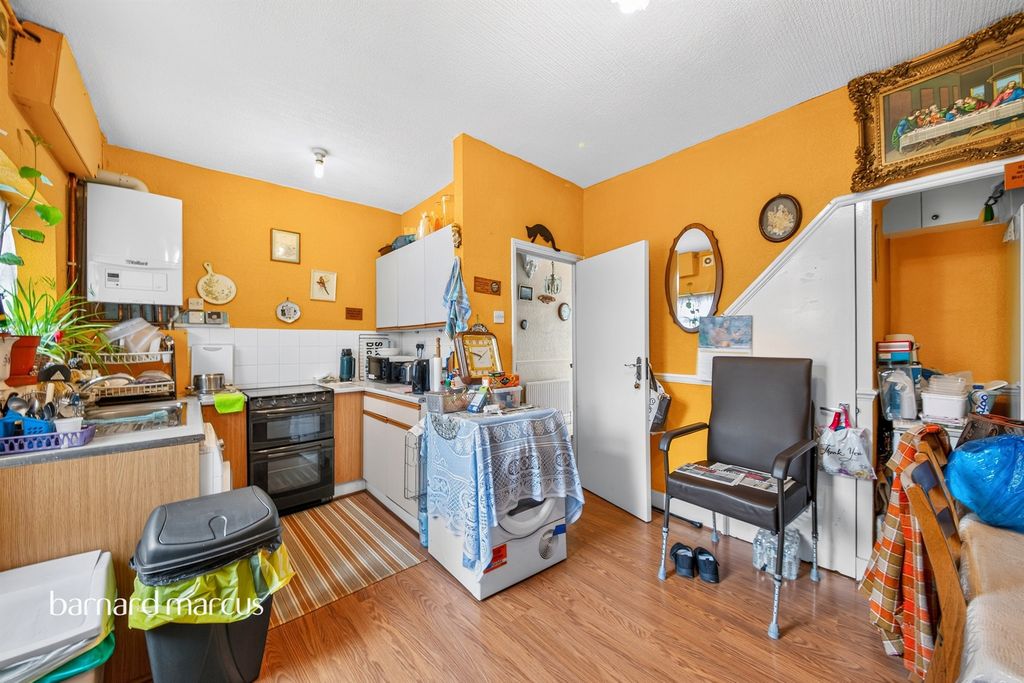 Property photo 2 of 20