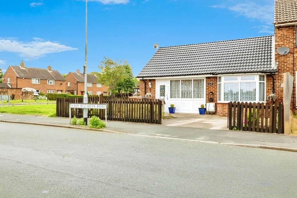 Property photo 1 of 11 Outside