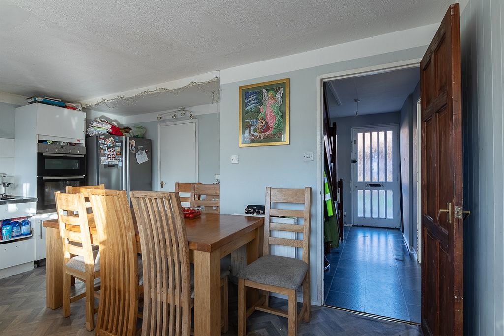 Property photo 2 of 37