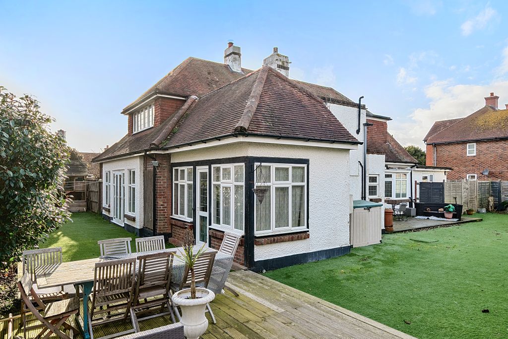 Property photo 3 of 14