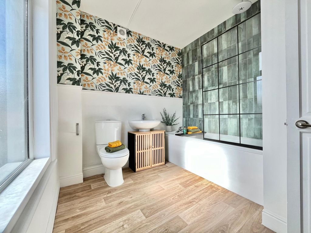 Property photo 2 of 14 Photo 1