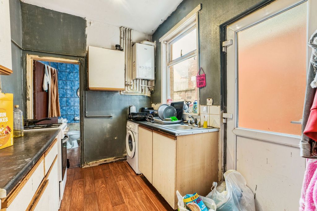Property photo 3 of 16