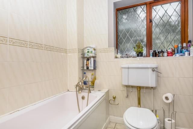 Property photo 2 of 10 Bathroom