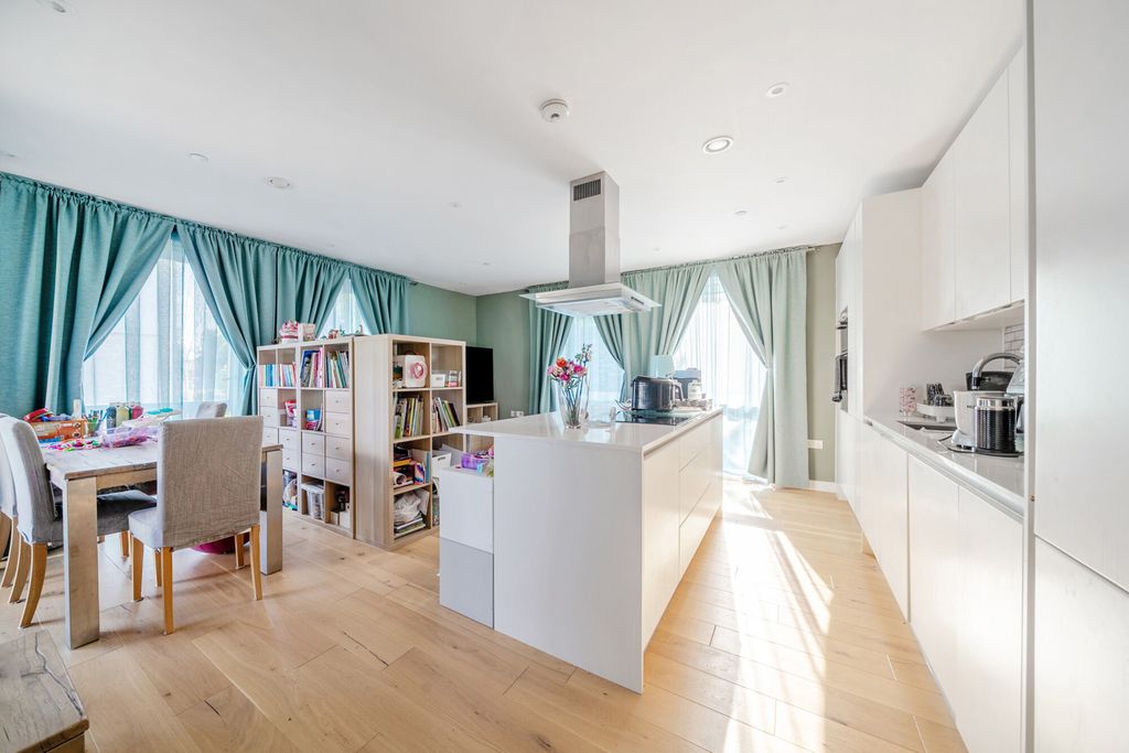 Property photo 2 of 20 1294590-17-682B6F...