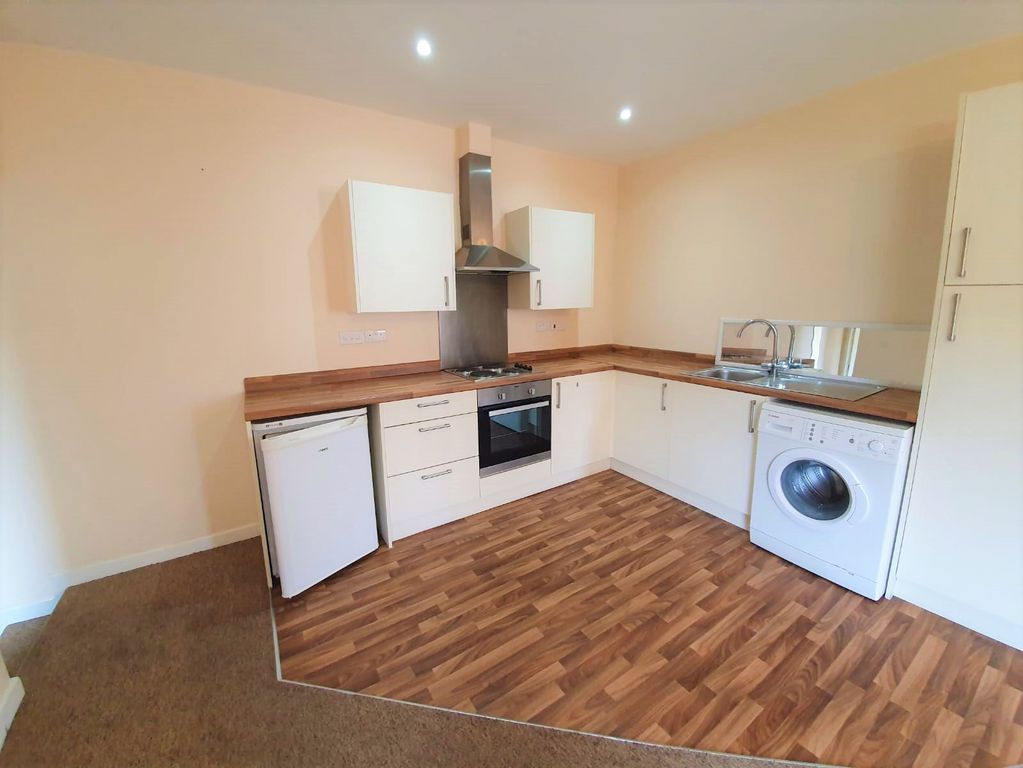 Property photo 2 of 6 Photo 04