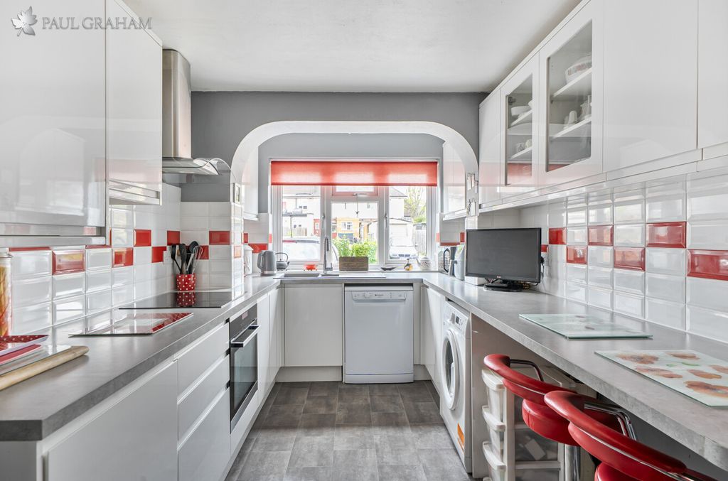 Property photo 3 of 18 94d69A48-316F-4d11-8301-3A6588423625