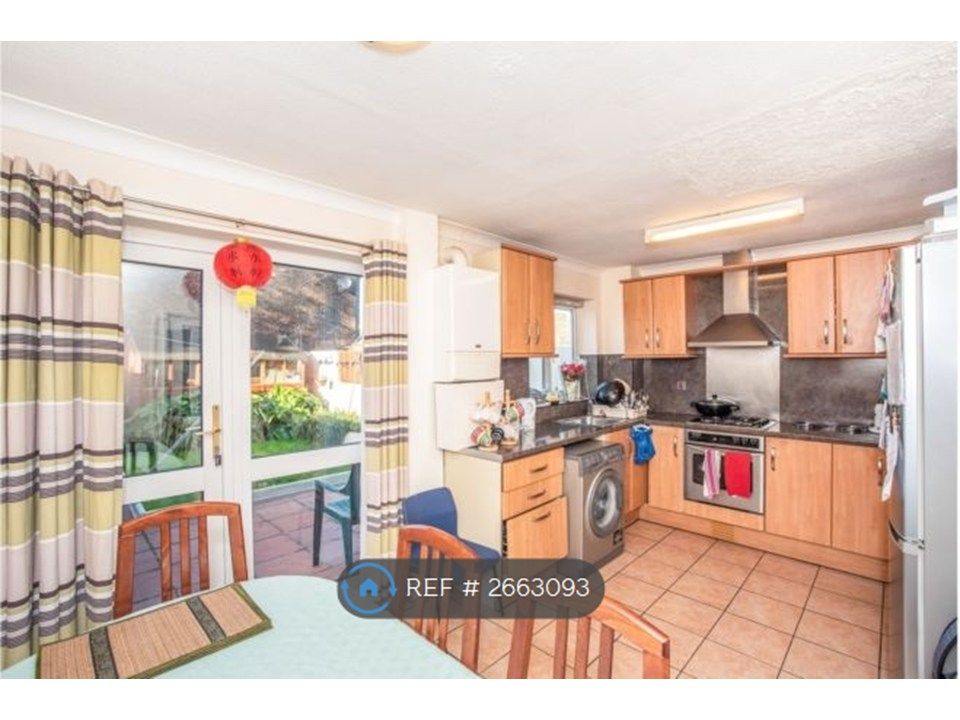 Property photo 1 of 9 Kitchen