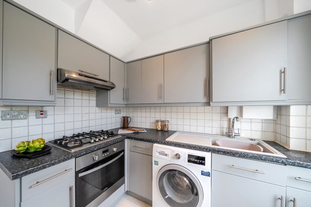 Property photo 3 of 12 1-6A513212Ab13B-3...
