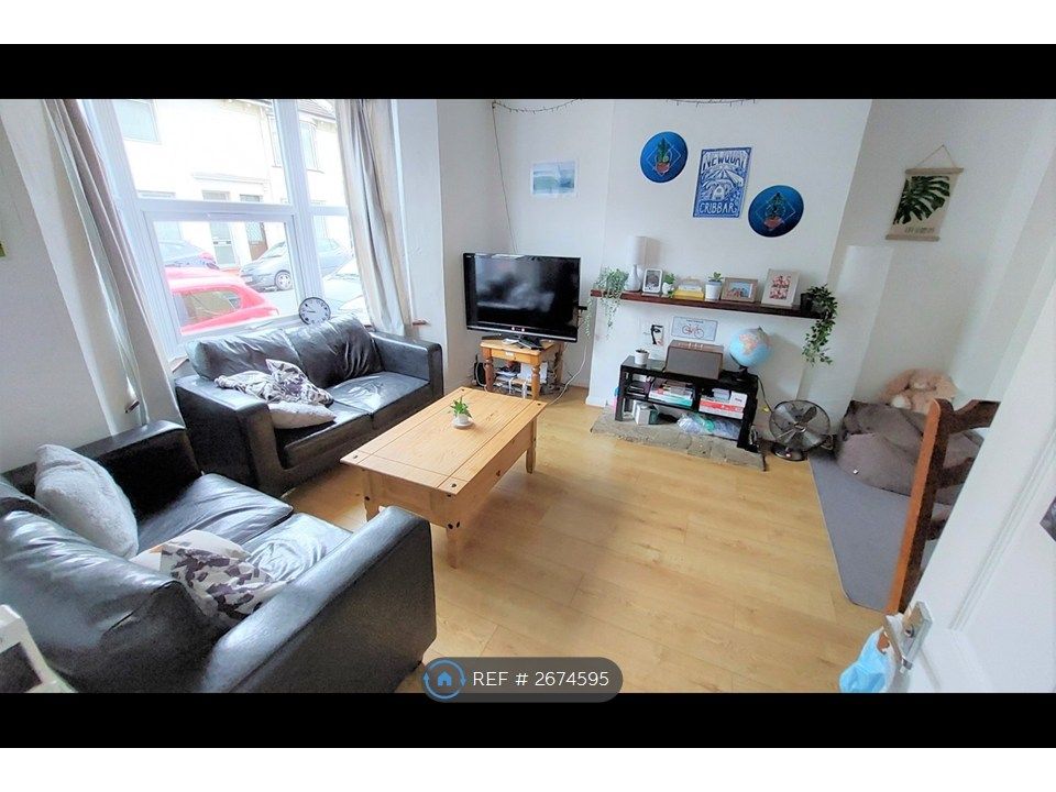 Property photo 2 of 8