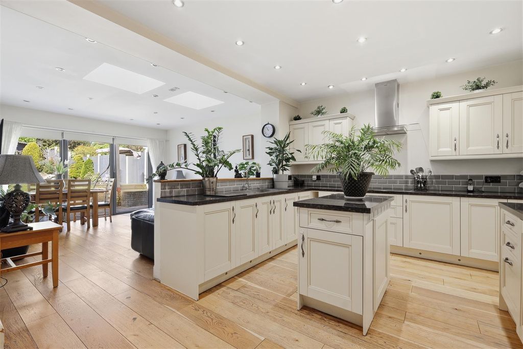 Property photo 3 of 22 30_Img_2157.Jpg