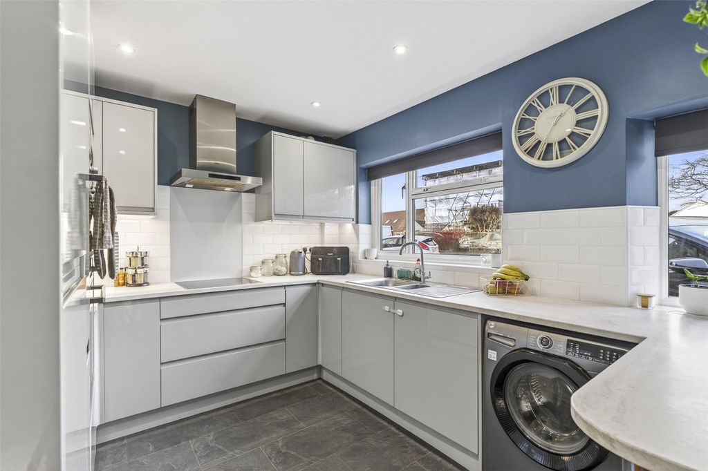 Property photo 3 of 17 Picture No. 10