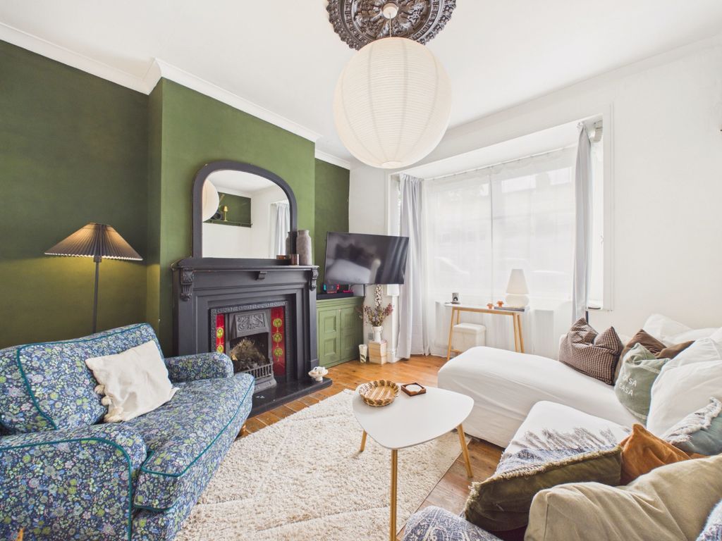 Property photo 2 of 18 5152984