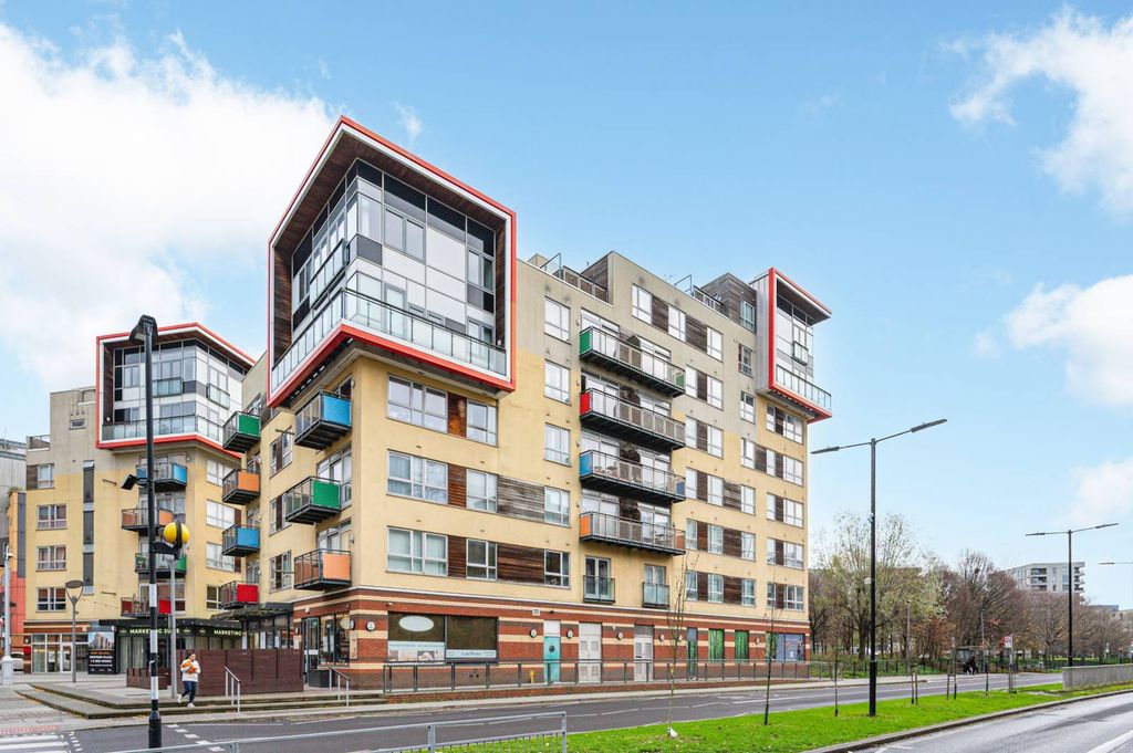 Property photo 2 of 17