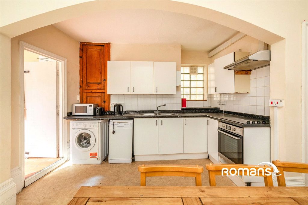 Property photo 3 of 10 Picture No. 01