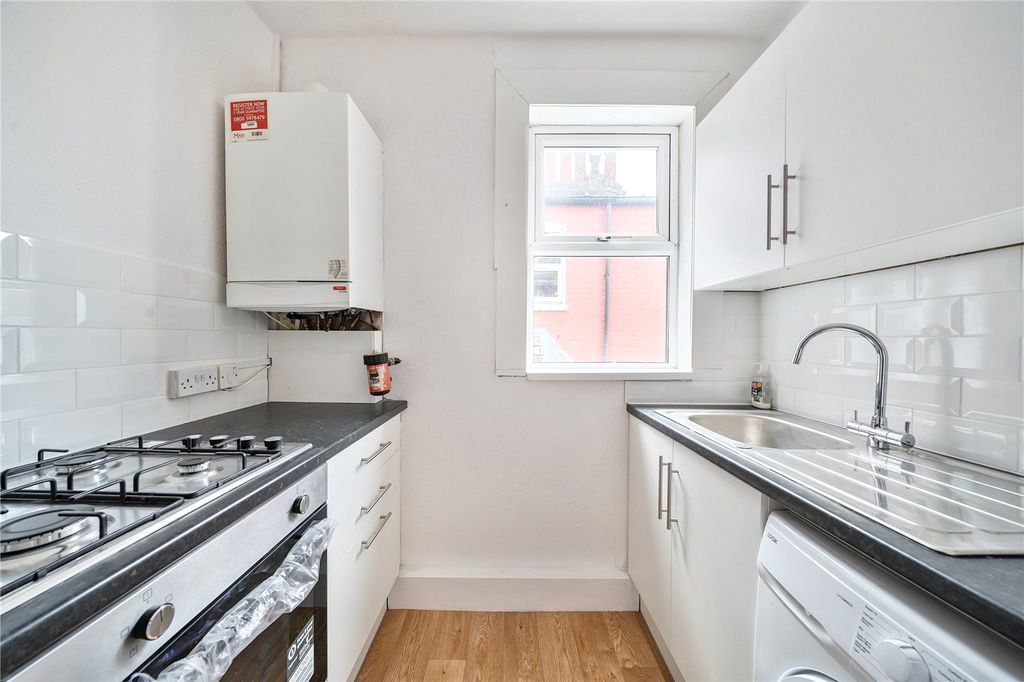 Property photo 2 of 16 Picture No. 08